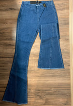 Load image into Gallery viewer, "Durango" Flare Jeans
