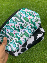 Load image into Gallery viewer, Makeup Bag
